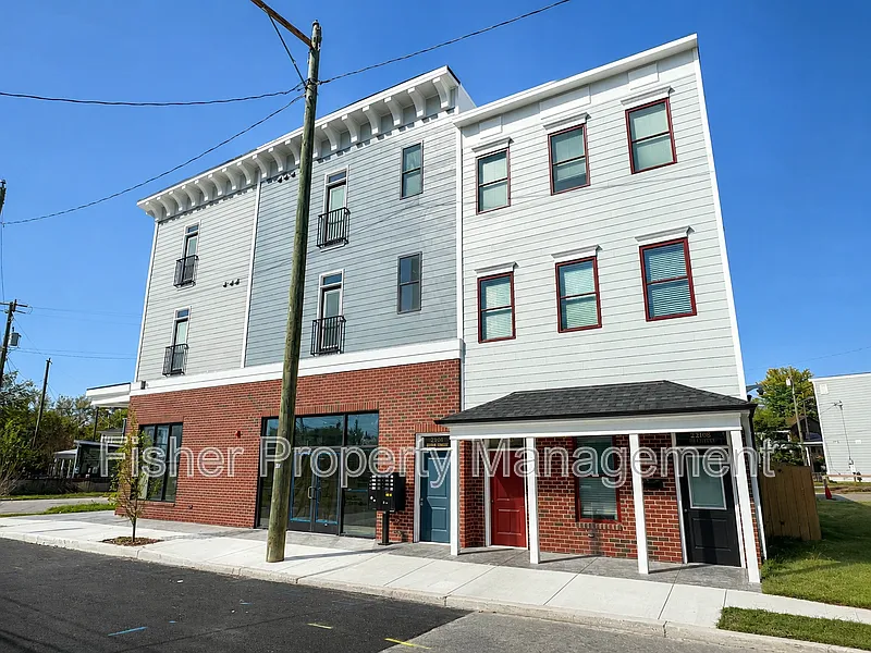 2202 Carrington St #200