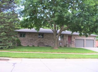 2002 Bel Air Rd, Norfolk, NE 68701