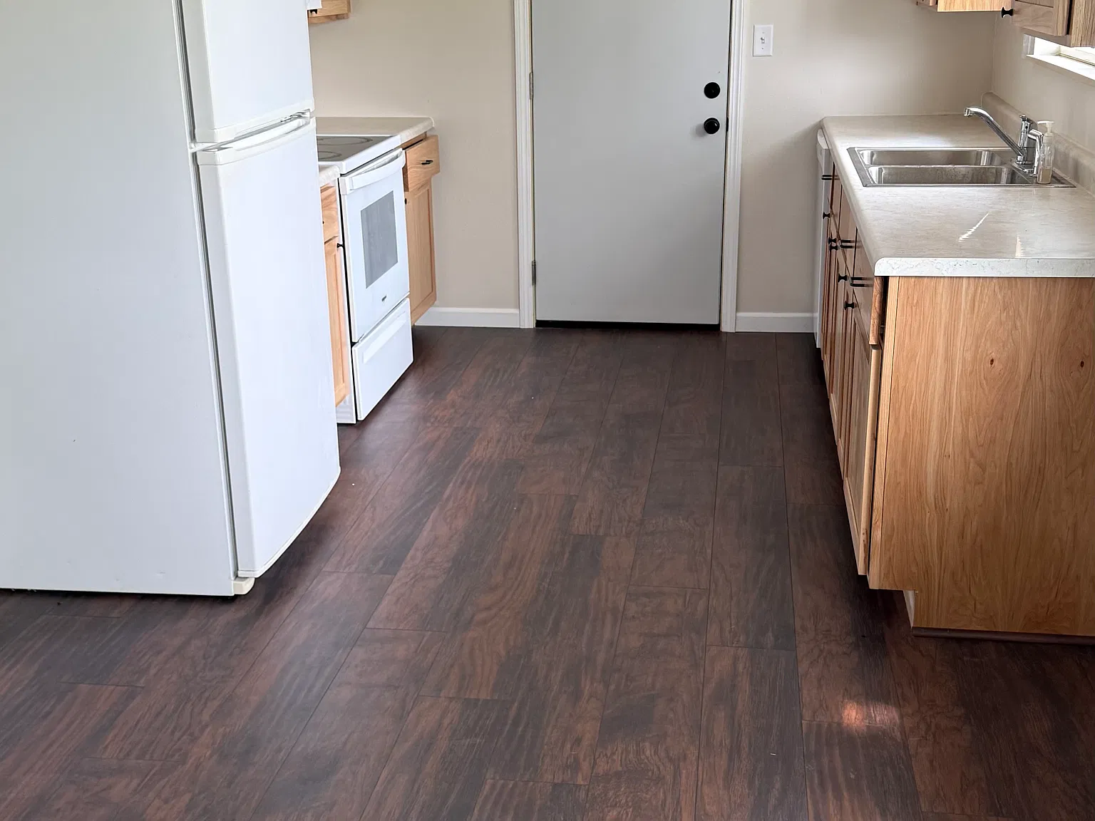 3 bed, 960 sqft, $1,200 — Photo 4