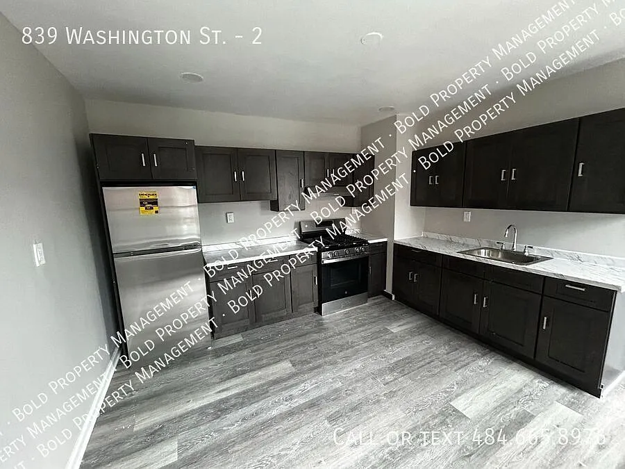 2 Bed 1 Bath newly updated and renovated with private outside deck — Photo 4