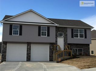 5004 NW Flintridge Rd, Riverside, MO 64150