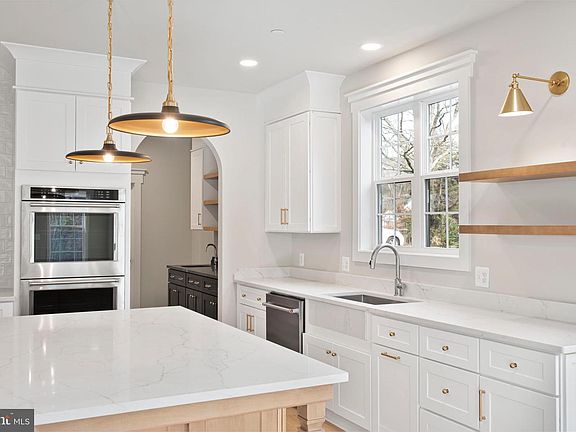 3rd image of 17 Vinter Ln
