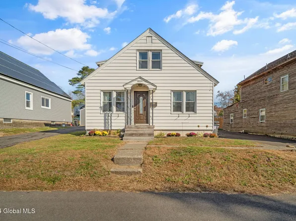 11 Lawrence Street, Waterford, NY 12188