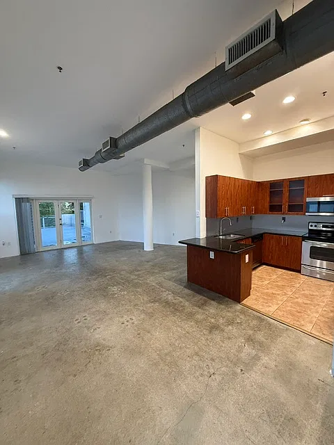 460 NE 77th Street Rd #404