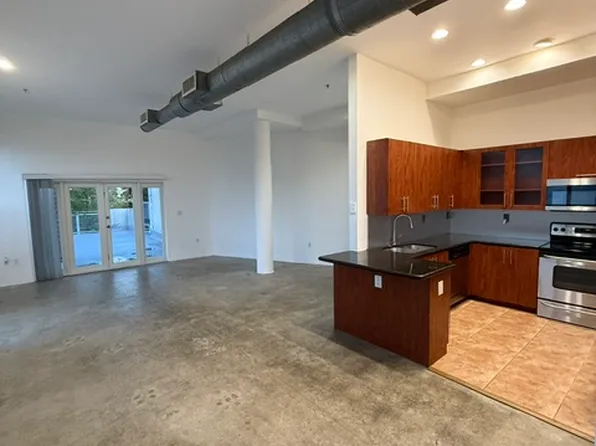 460 NE 77th Street Rd APT 404, Miami, FL 33138