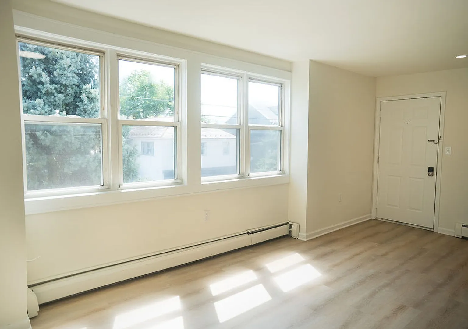519 Valley Street — Photo 2