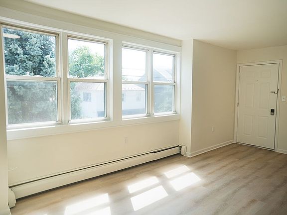 2nd image of 519 Valley St #3