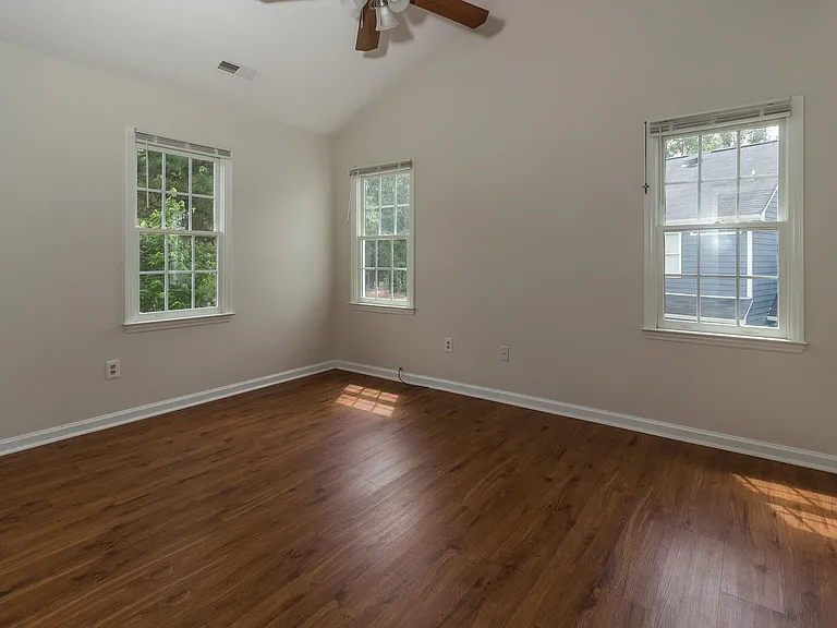 805 Penncross Dr — Photo 19