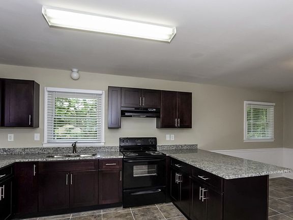 5th image of 6149 Covecreek Dr