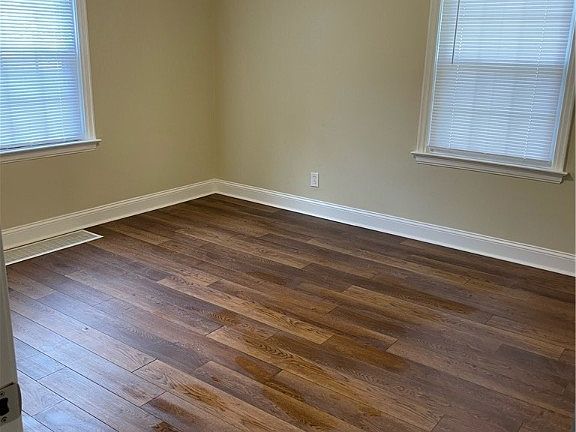 2nd image of 602 43rd St SE
