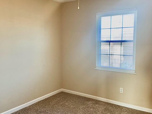 5th image of 3212 Silvercreek Ave APT A