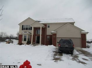 30593 Linden Ct, Flat Rock, MI 48134