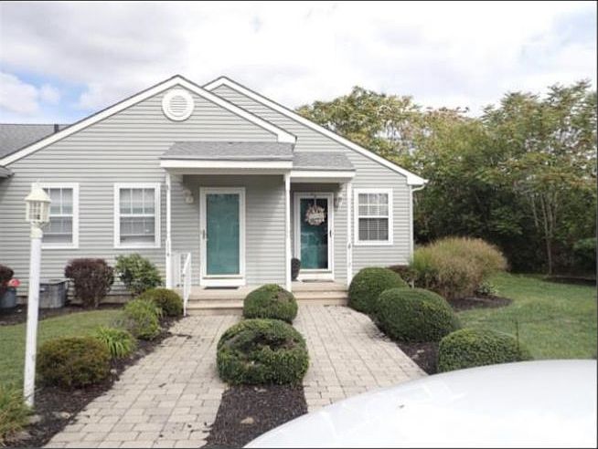 1st image of 112 Lee Ln #112
