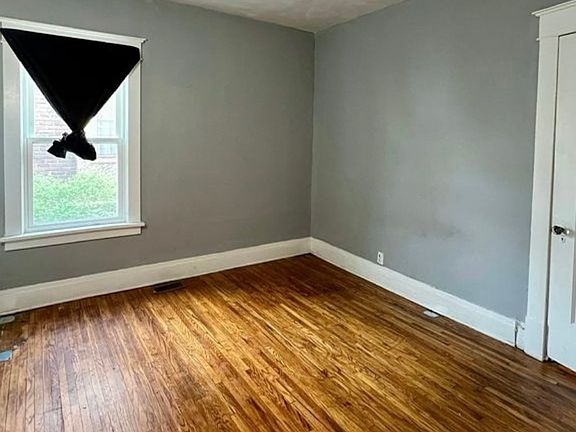 5th image of 74 Minnesota Ave #1