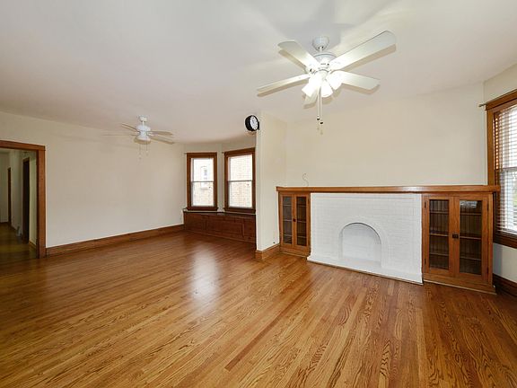 3rd image of 5154 W Pensacola Ave Unit 1