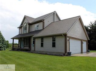 8543 W Lakeshore Dr, Perry, MI 48872