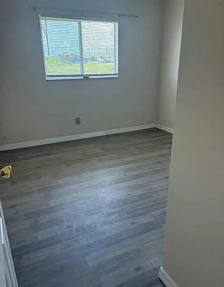 2904 NW 8th Ter — Photo 9