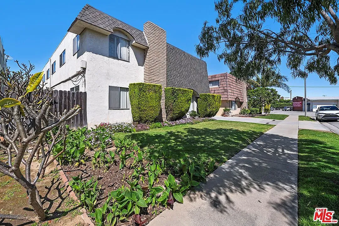 2 bed, 850 sqft, $2,450 — Photo 3