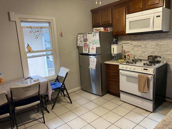 153 Lafayette Ave #201