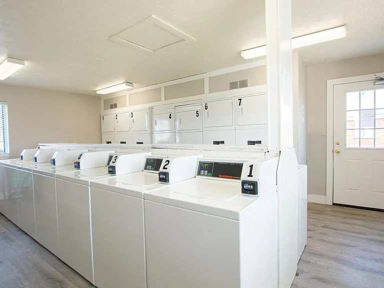 Waterstone Place Apartments — Photo 37