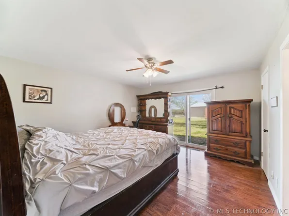 10277 E 2nd St, Claremore, OK 74019
