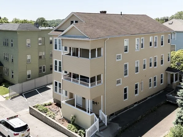 30-32 Loxwood St, Worcester, MA 01604