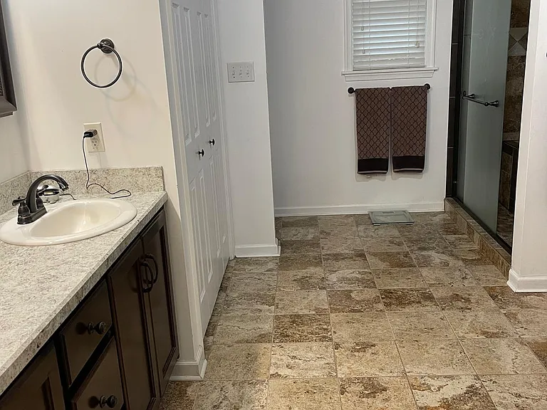 402 Brokenbridge Rd — Photo 6