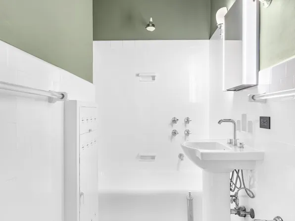 340 West 86th Street image 10 of 17