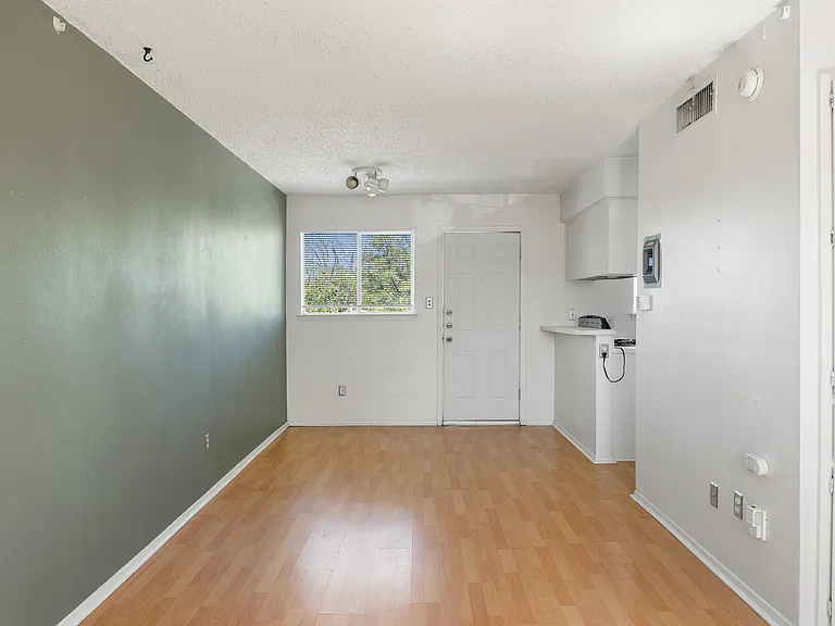 515 Krebs Ln #204 — Photo 13