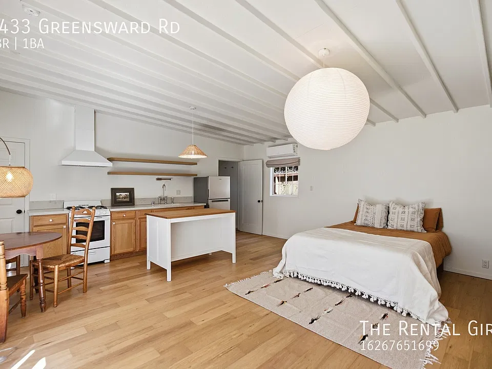 3433 Greensward Rd