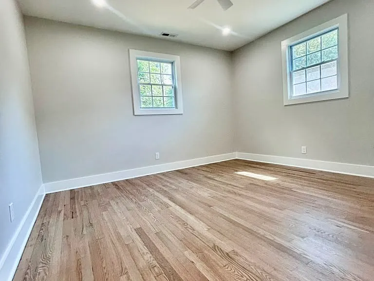 201 Hollywood Dr — Photo 9