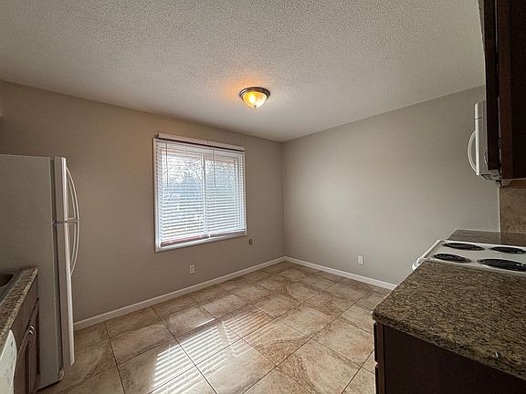 4th image of 8865-8871 Holmes Ave #4