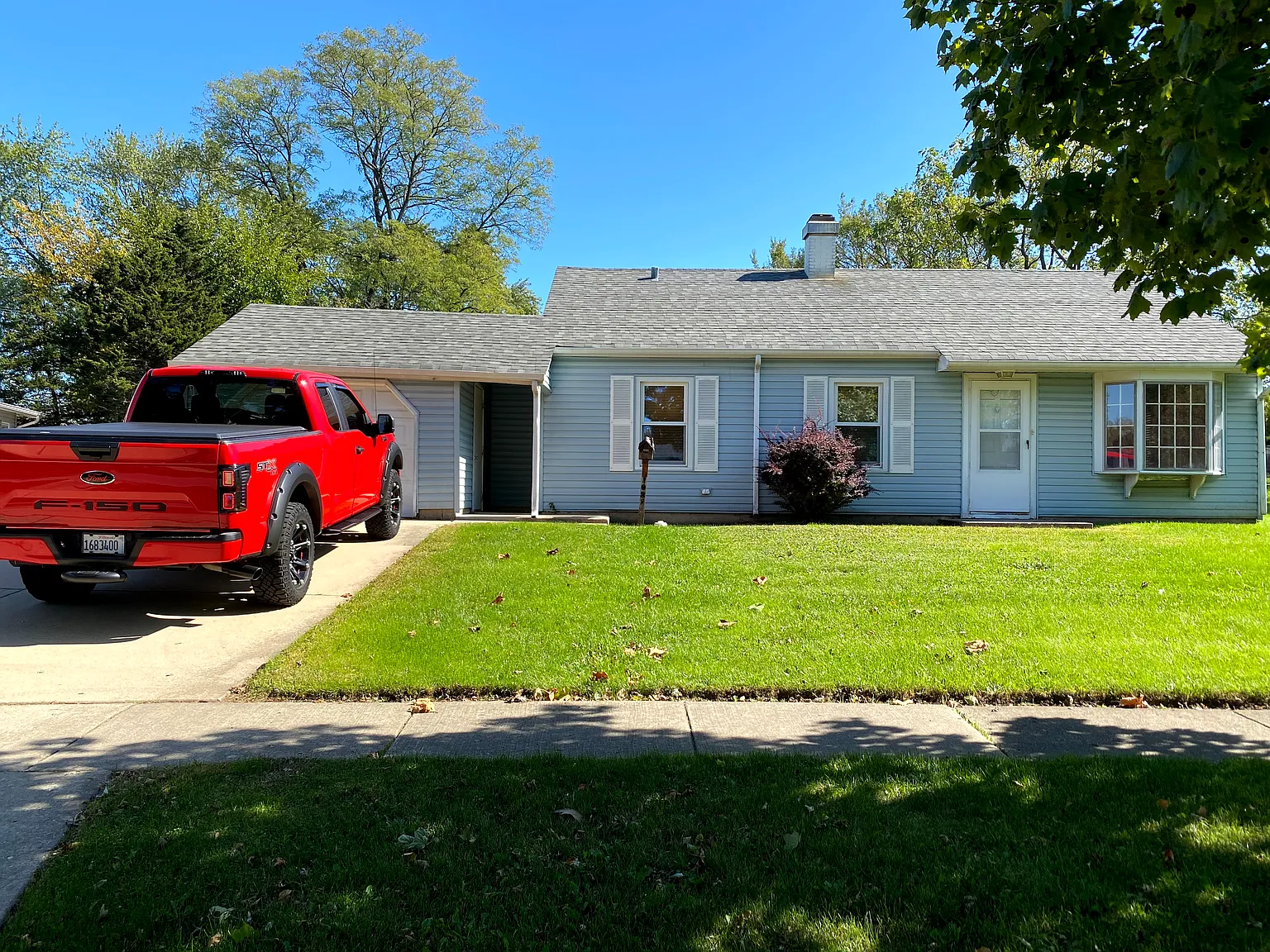 1021 Stratford Cir photo 1