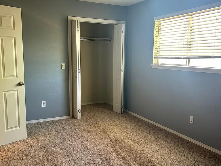 9750 Hefner Village Blvd — Photo 8