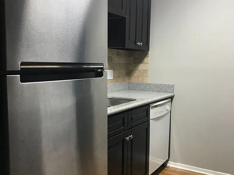 1301 Saint John St #104 — Photo 6