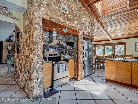 5th image of 7590 Black Olive Way