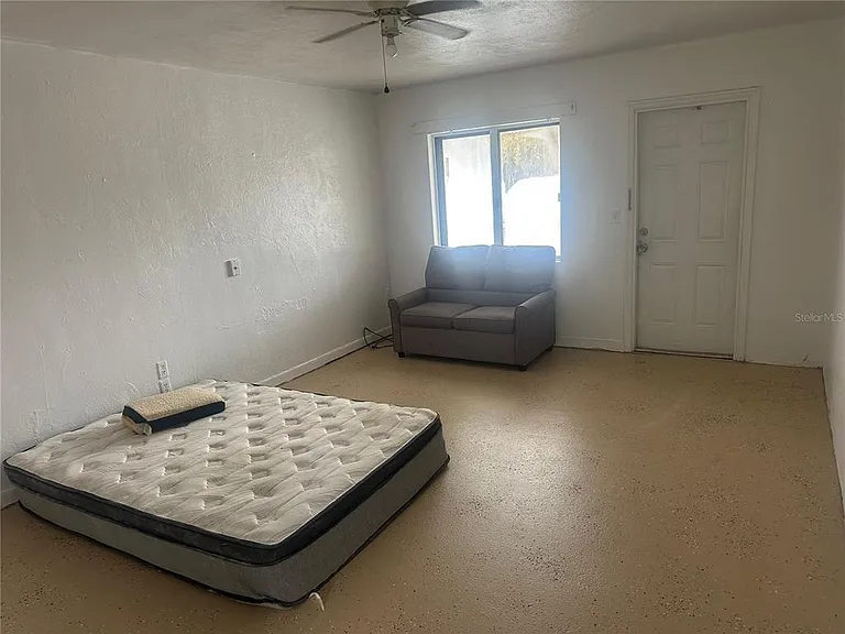 1600 E Duval St — Photo 3