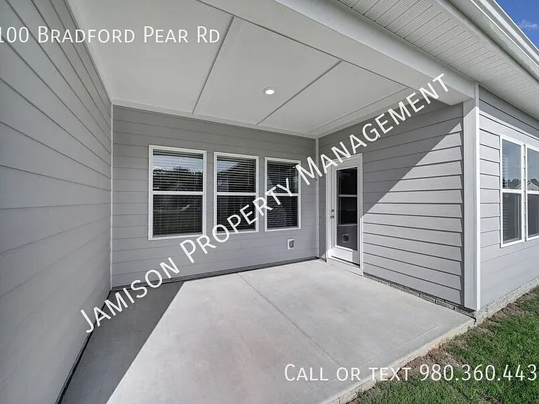 1100 Bradford Pear Rd — Photo 29