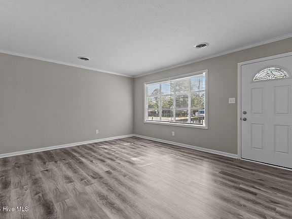 4th image of 1102 Danbury Road