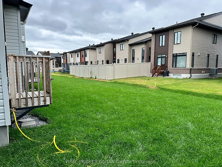 882 Solarium Ave — Photo 34