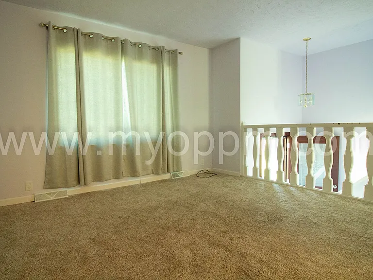 6711 S 75th Ave — Photo 3