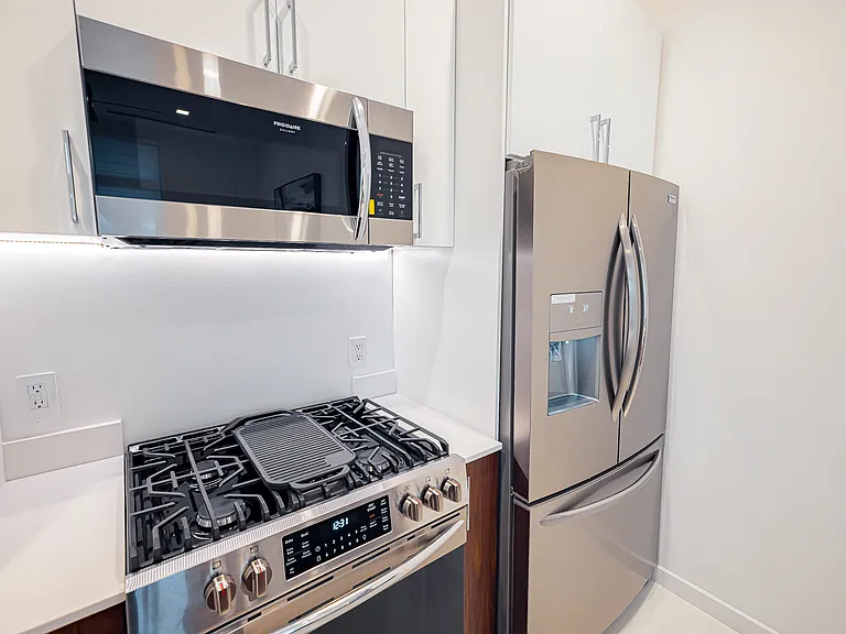 400 Old Woodward Ave #306 — Photo 23