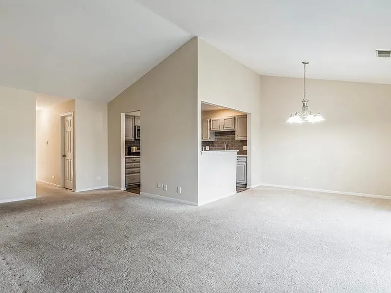 2400 Mallow Ct — Photo 3