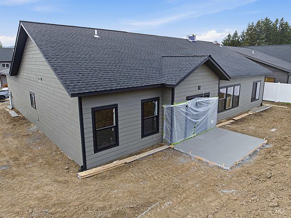 3rd image of 2830 Cyprus Cir