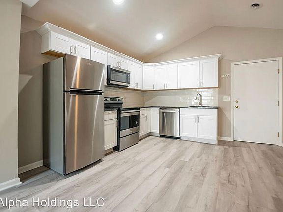 3rd image of 130 Oak Ave #11667561