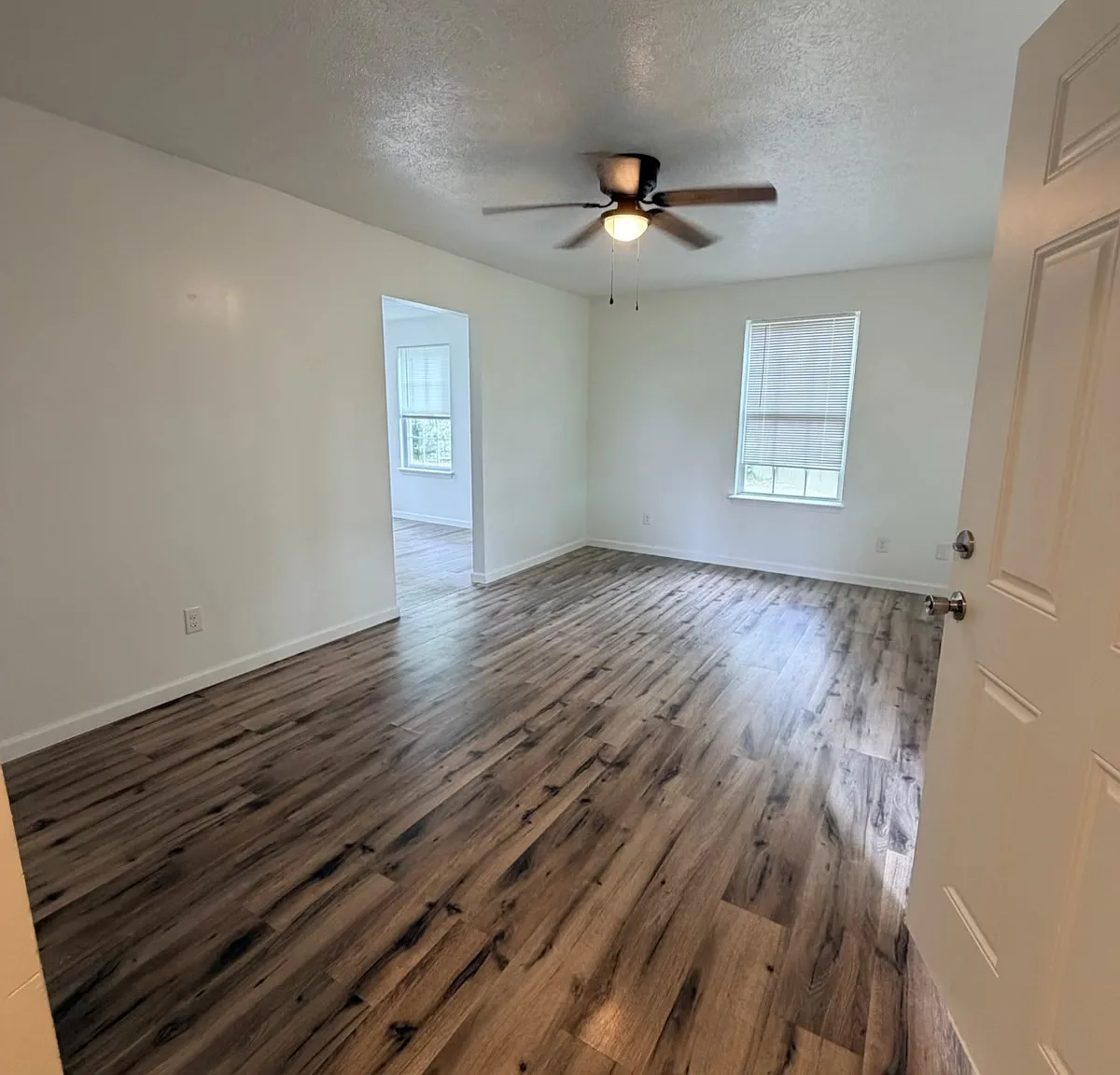 2 bed, 912 sqft, $1,000 — Photo 3