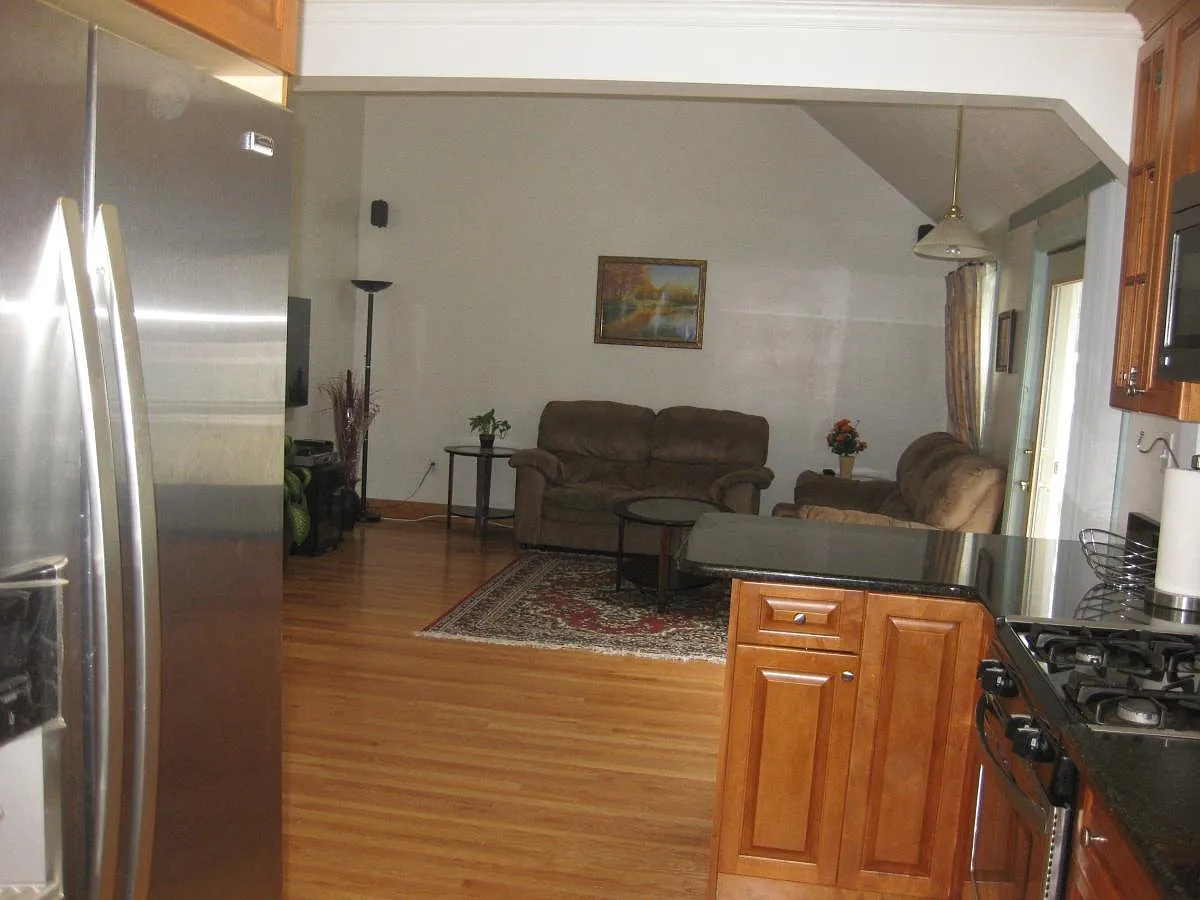 4 bed, 1.5 bath, 1744 sqft, $3,400 — Photo 2