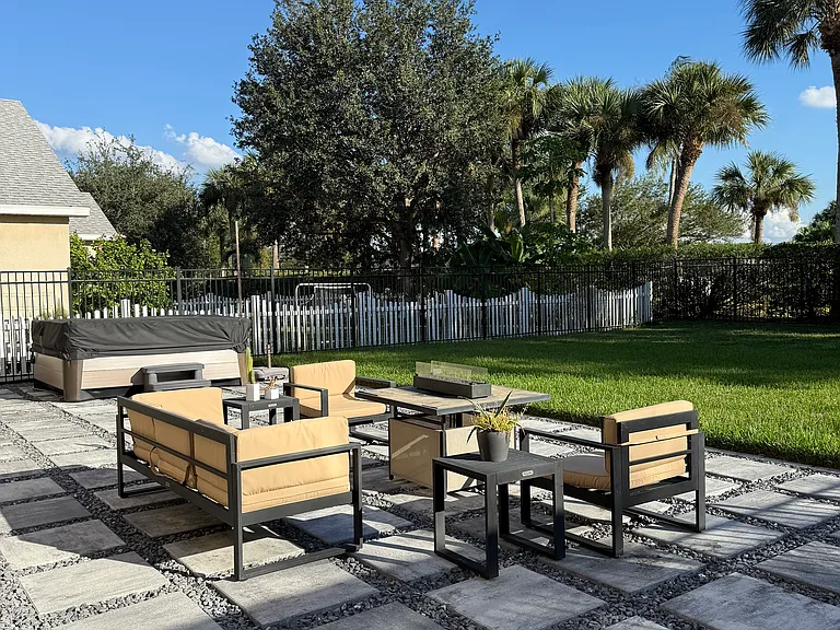 8867 Falcon Pointe Loop — Photo 4