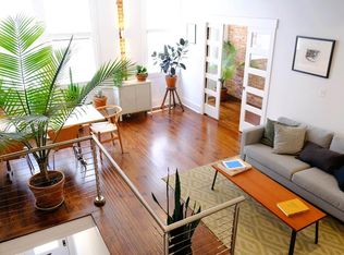 18 W State St, Savannah, GA 31401