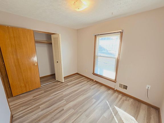 5th image of 4611 Estate Dr